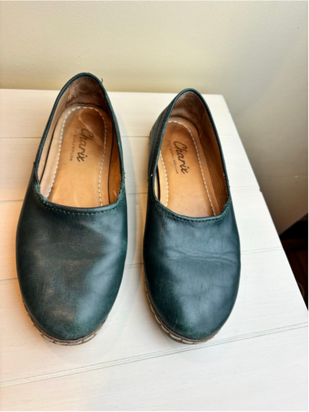 Women's Charix Dark Sage Blue Green Leather Flats Size 6.5-7